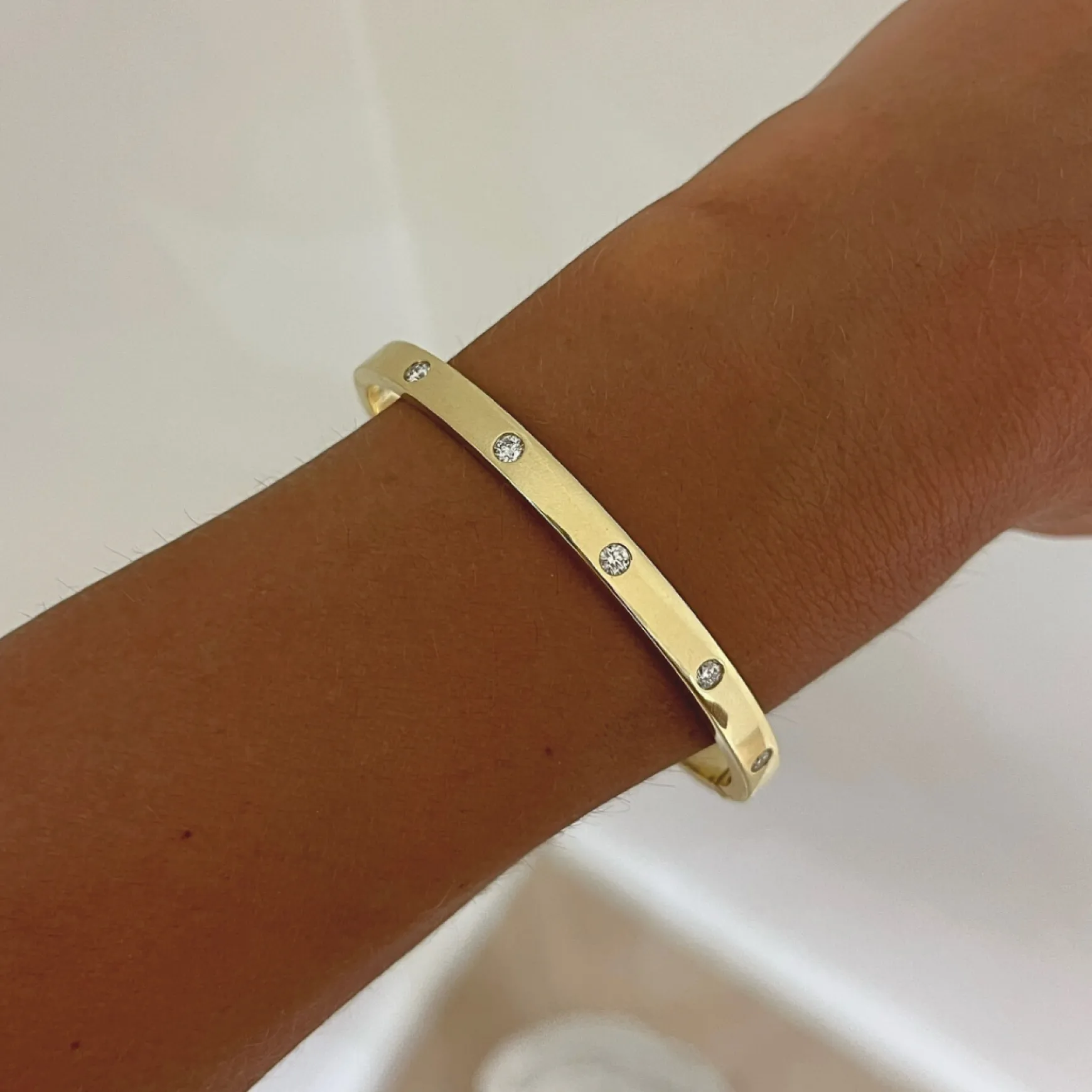 Amour Gold and Diamond Station Bangle