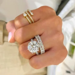 Emirates Emerald Cut Diamond Band 2 ctw