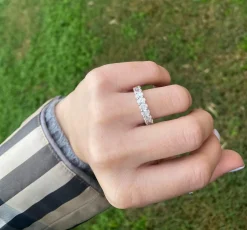 Giselle Diamond Oval Band
