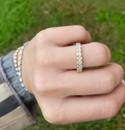 Mini Giselle Diamond Oval Band