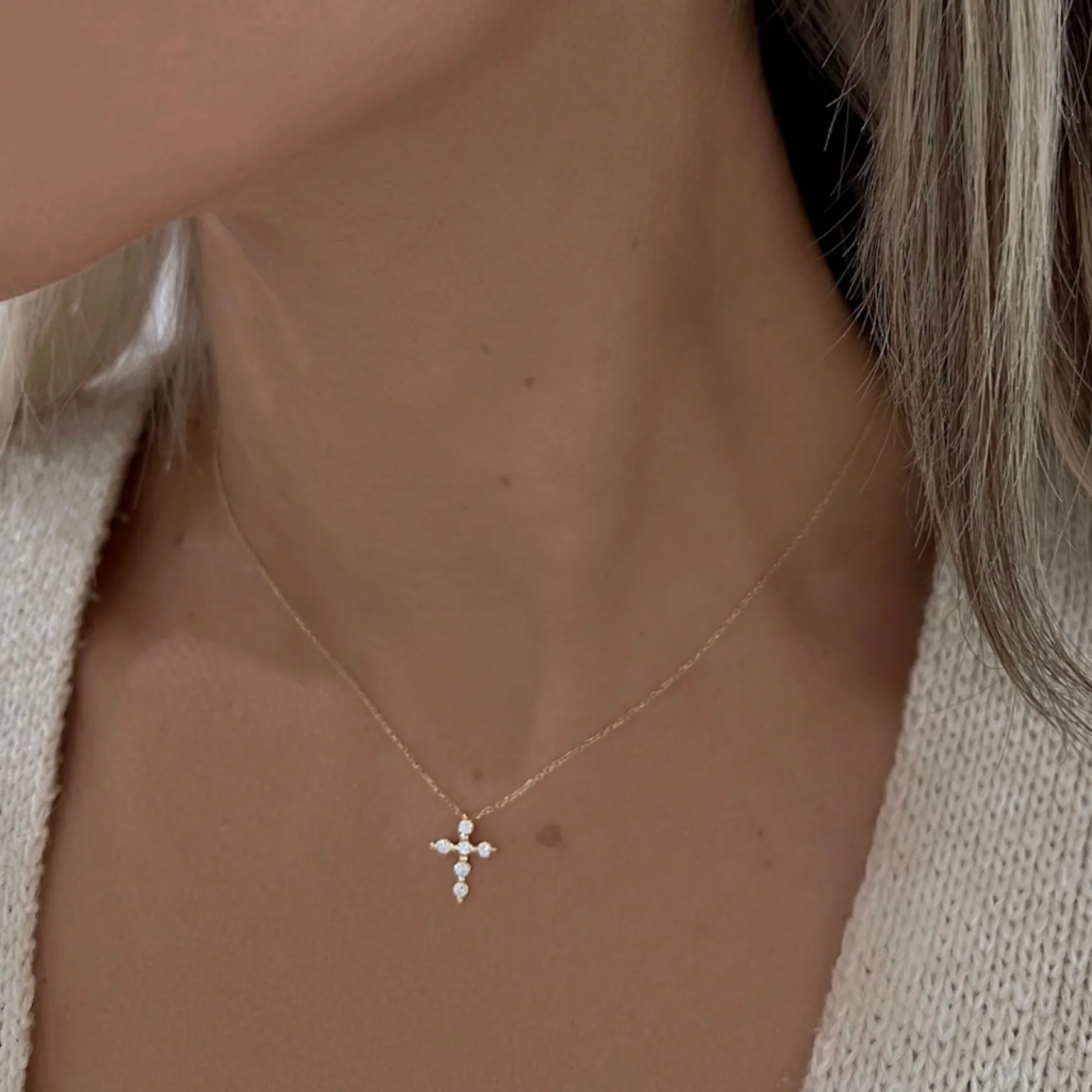 Posie Charlie Cloud® Floating Diamond Cross Necklace 0.21 ctw
