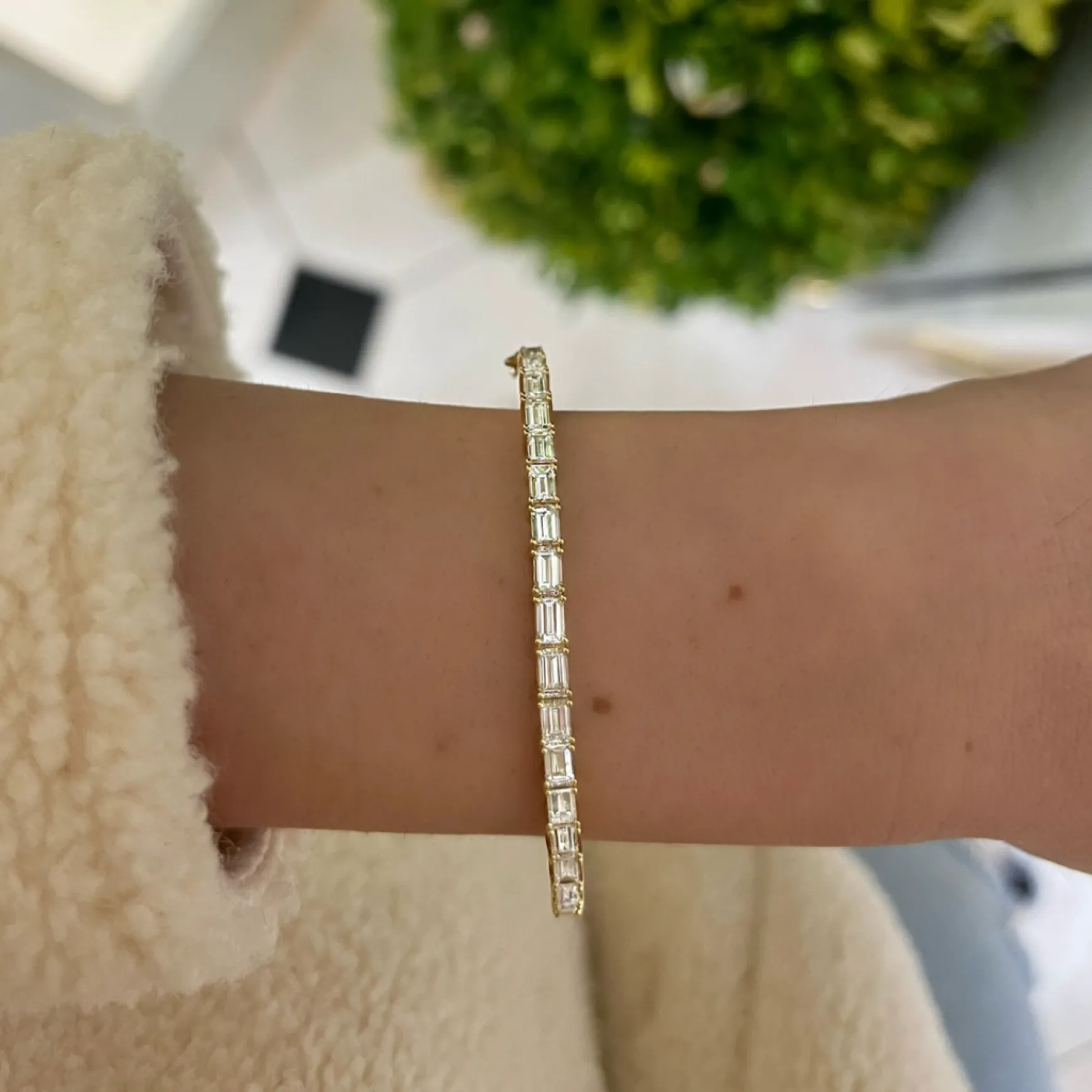Richards Emerald Cut Diamond Bangle Bracelet 4.00 ctw
